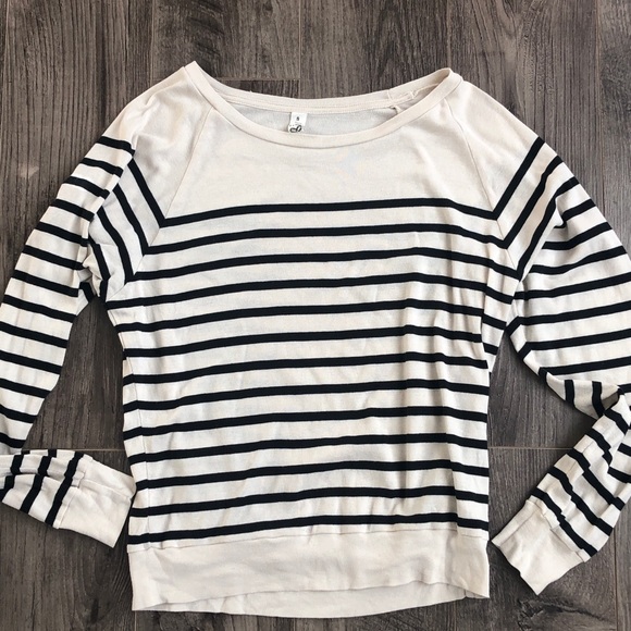 Aritzia TNA delmar t shirt